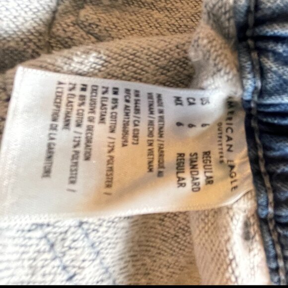 American Eagle Cozy Next Level Stretch Jeans Size 6 - Picture 5 of 5